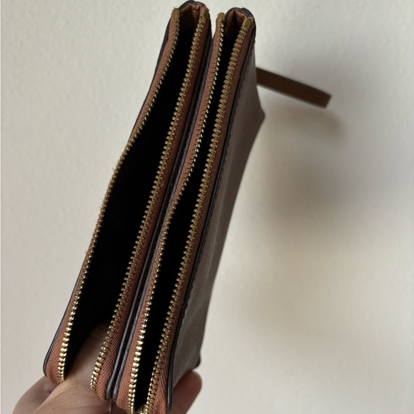 Michael Kors double zipper wristlet - Picture 4 of 8